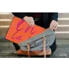 Oh la la - Oranje - Roze - Grafisch laptophoes neopreen klein -tas