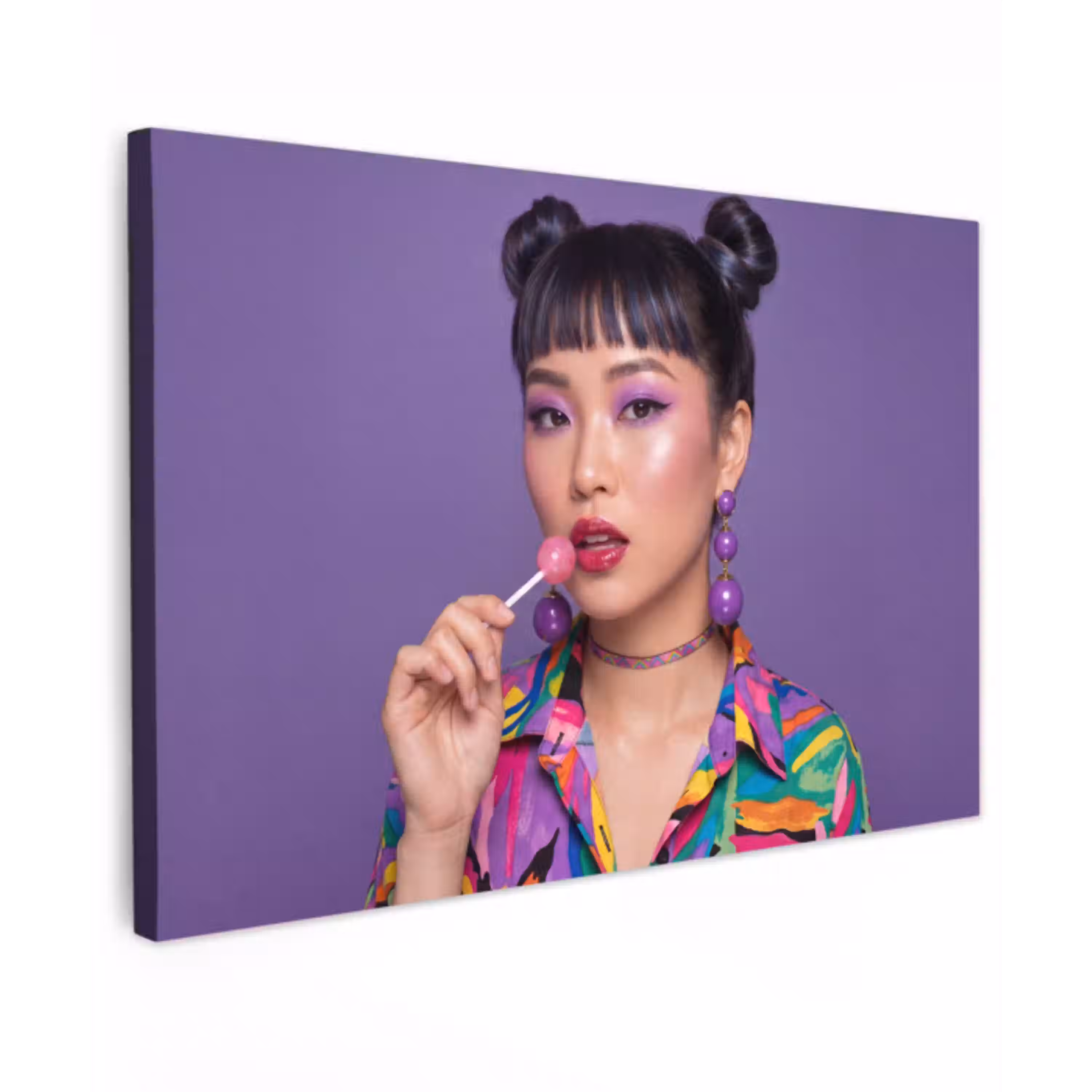 Vrouw - Portret - Make-up - Paars - Levendig Tuinposter op houten frame 2 cm dik klein -3d