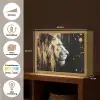 Portret - Leeuw - Abstract - Goud Light Box met batterij (Wandlamp) middel -USP_websiteoverzichtNL