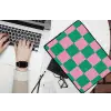 Schaakbord patroon - Groen - Roze - Blokjes laptophoes neopreen klein -bureau