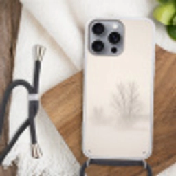 Boom - Mist - Sneeuw - Winter - Minimalistisch Hoesje iPhone 16 Pro Max met koord klein -sfeer4