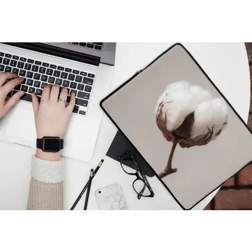Katoenbol - Minimalistisch - Wit laptophoes neopreen klein -bureau