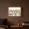 Uilen - Tak - Hulstblaadjes - Kerstmuts Light Box met batterij (Wandlamp) middel -sfeer4