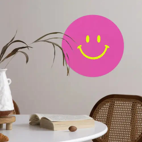 Smiley - Vrolijk - Roze Wandcirkel behangsticker klein -sfeer3