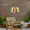 Zonnebril - Vrouw - Zonnig - Geel Tuinposter op houten frame 2 cm dik klein -sfeer3