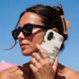 Terras - Stad - Uitzicht - Rivier Toughcase MagSafe Apple iPhone 17 klein -Sfeer2V