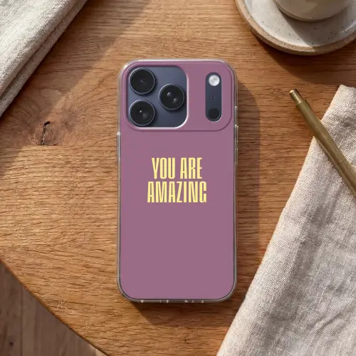 Tekst - Paars - Amazing Telefoonhoesje iPhone 17 Pro klein -sfeer1