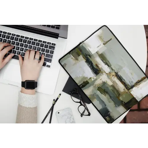 Penseelstreken - Groen - Abstract - Japandi laptophoes neopreen klein -bureau