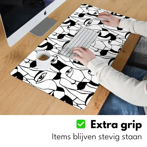 Lijnen - Gezichten - Zwart - Wit Muismat XXL klein 681 -sfeer3