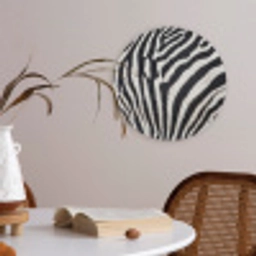Zebra - Vacht - Klassiek - Zwart - Wit Akoestische PET Vilt - Rond klein -sfeer3