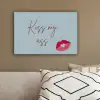 Kiss my ass - Lip - Blauw canvas 2cm klein -sfeer3