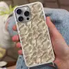 Waaierstructuren - Beige - Vezeltextuur Hoesje iPhone 16 Pro Max met koord klein 804 -sfeer3