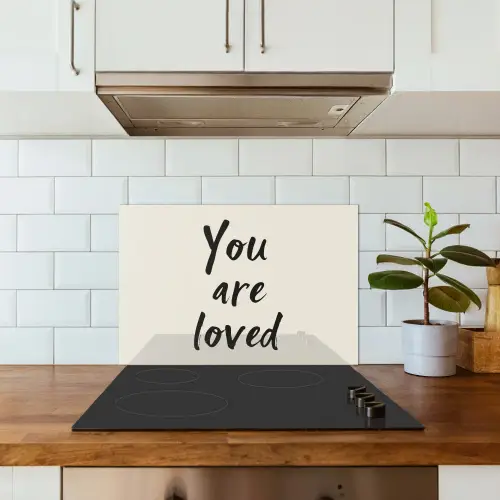 Minimalistisch - Beige - Love keuken achterwand spatscherm klein -sfeer2