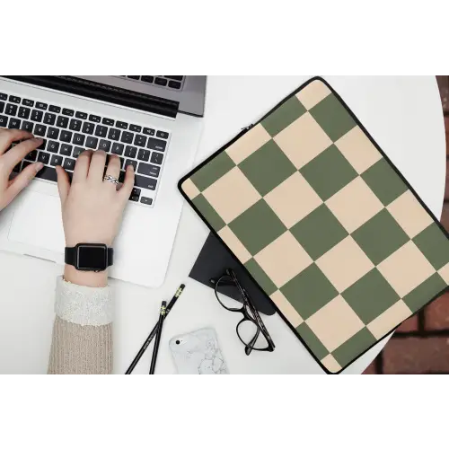 Schaakbord print - Groen - Beige - Blokjes laptophoes neopreen klein -bureau