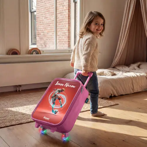 Voetballer - Bal - Lichtcirkel - Rood Kinderkoffer - Roze klein -sfeer1