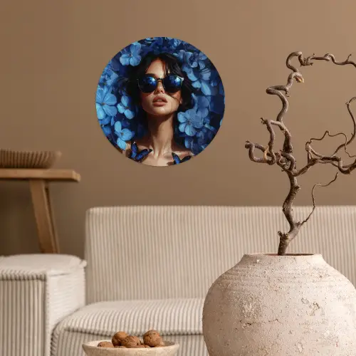 Vrouw - Blauw - Bloemen - Vlinders - Natuur Wandcirkel behangsticker klein -sfeer1