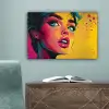 Close-up - Vrouwengezicht - Stippen - Geel canvas 2cm klein -sfeer4