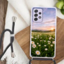 Madelief - Veld - Heuvels - Groen Hoesje Samsung Galaxy A52 5G met koord klein -sfeer4