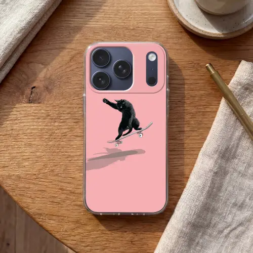 Kat - Skateboard - Roze Telefoonhoesje iPhone 17 Pro klein -sfeer1