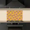 Geel - Rolschaatsen - Patroon keuken achterwand spatscherm klein 900 -sfeer1