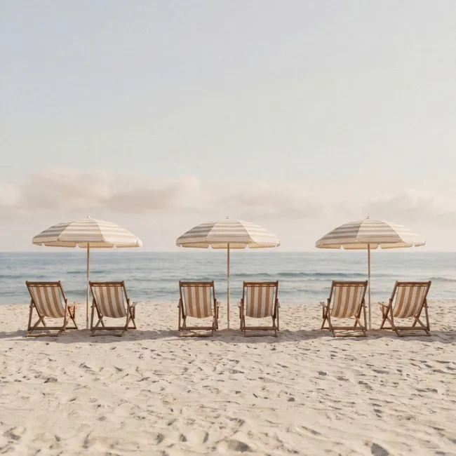 Behang - Strand - Stoelen - Parasol
