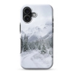 Weg - Bergen - Sneeuw - Naaldbos - Avontuurlijk Toughcase MagSafe Apple iPhone 17 klein -3d