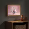 Maan - Monster - Roze Light Box met batterij (Wandlamp kind) middel -sfeer5_kind