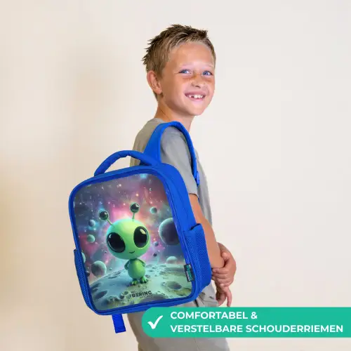 Groen buitenaards wezentje op maanlandschap Kinderrugzak - Blauw middel -sfeer3_NL