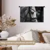 Paard - Schimmel - Portret Wandkleed katoen klein -sfeer1