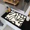 Abstract - Lijnen - Modern - Beige Inductie beschemer met haakjes klein -sfeer1