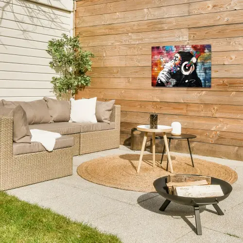 Aap met Koptelefoon Tuinposter op houten frame 2 cm dik klein -sfeer2