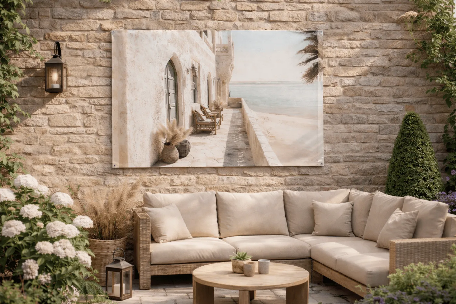 tuinposter ophangen stenen muur beige tuin