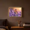 Bloemen - Vlinder - Lavendel - Bloem - Natuur Light Box met batterij (Wandlamp) middel -sfeer4