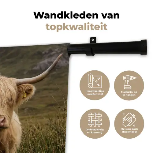 Schotse hooglander - Bergen - Grasveld Wandkleed katoen klein -sfeer2