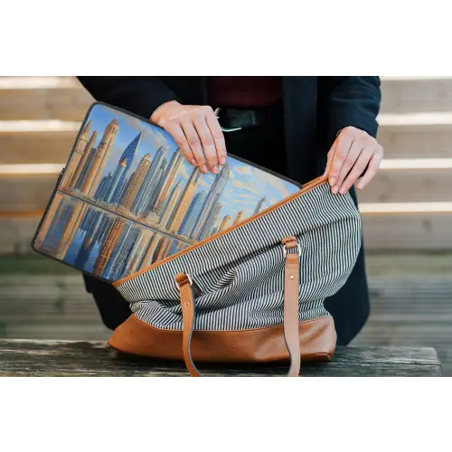Skyline - Wolkenkrabbers - Water - Blauw laptophoes neopreen klein -tas