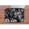 Springen - Paard - Zwart - Wit laptophoes neopreen klein -tafel