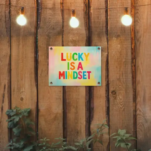 Quote - Lucky - Regenboogkleuren tuinposter los doek klein -sfeer1