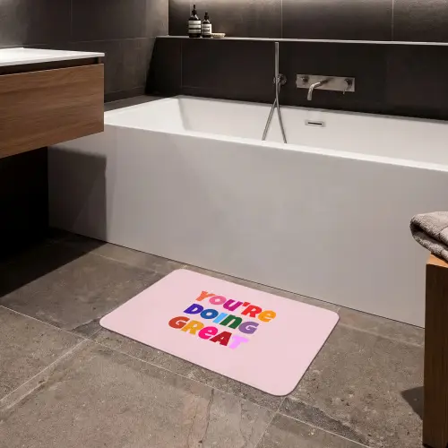You're doing great - Roze - Kleurrijk Badmat klein -sfeer3