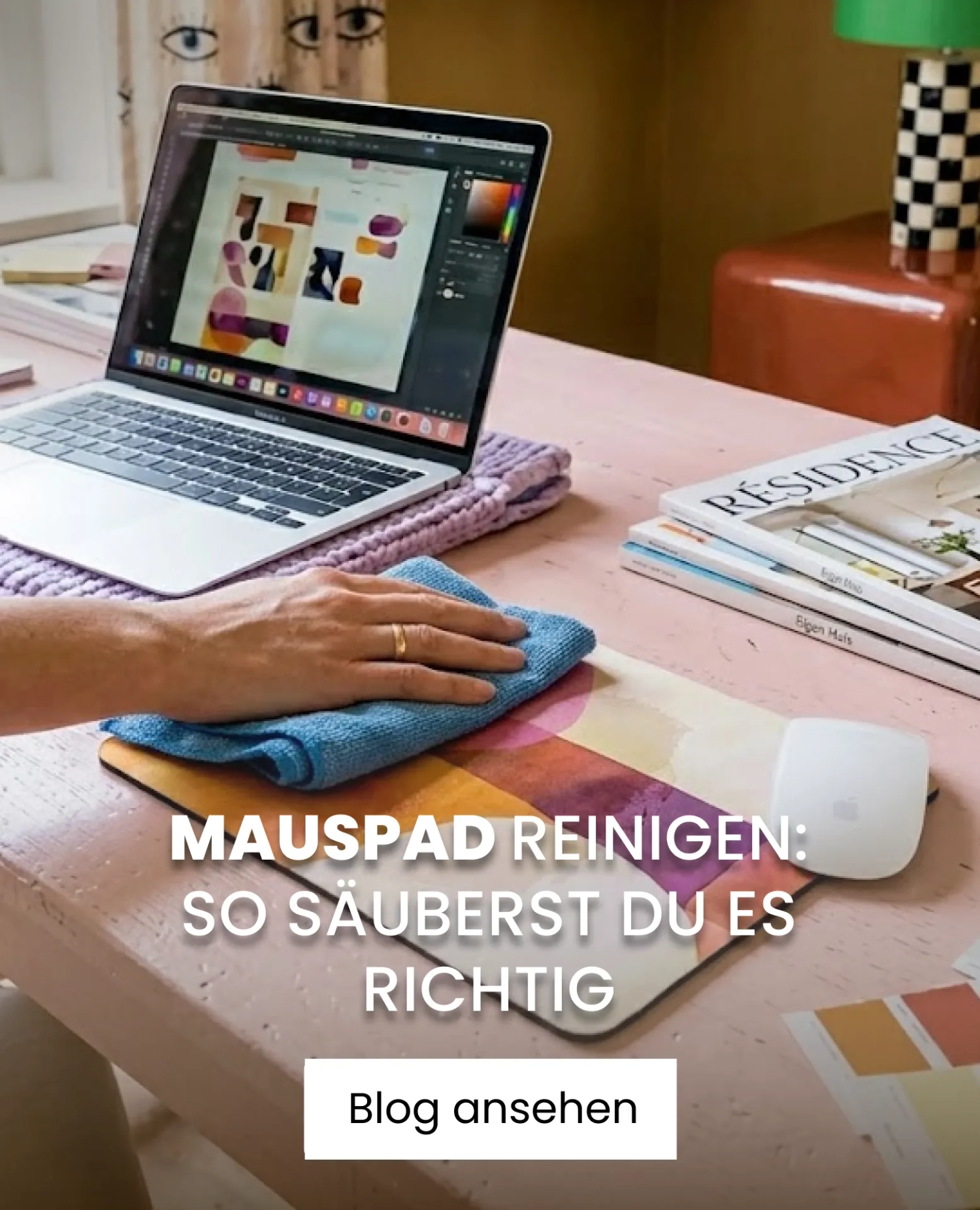 Mauspad reinigen im Büro