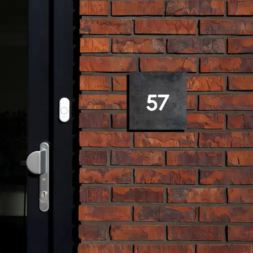 Donker steen - Traditioneel Naambord Vierkant klein -sfeer1-XS