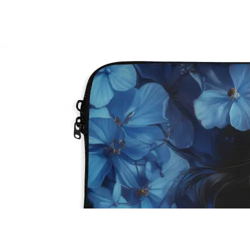 Vrouw - Blauw - Bloemen - Vlinders - Natuur laptophoes neopreen klein -detail