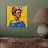 Frida Kahlo - Vrouw - Geel - Blauw - Bloemen plexiglas 5mm klein -sfeer3