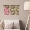 Tekst - Be cool or leave - Roze - Giraffenprint Wandkleed katoen klein -sfeer4