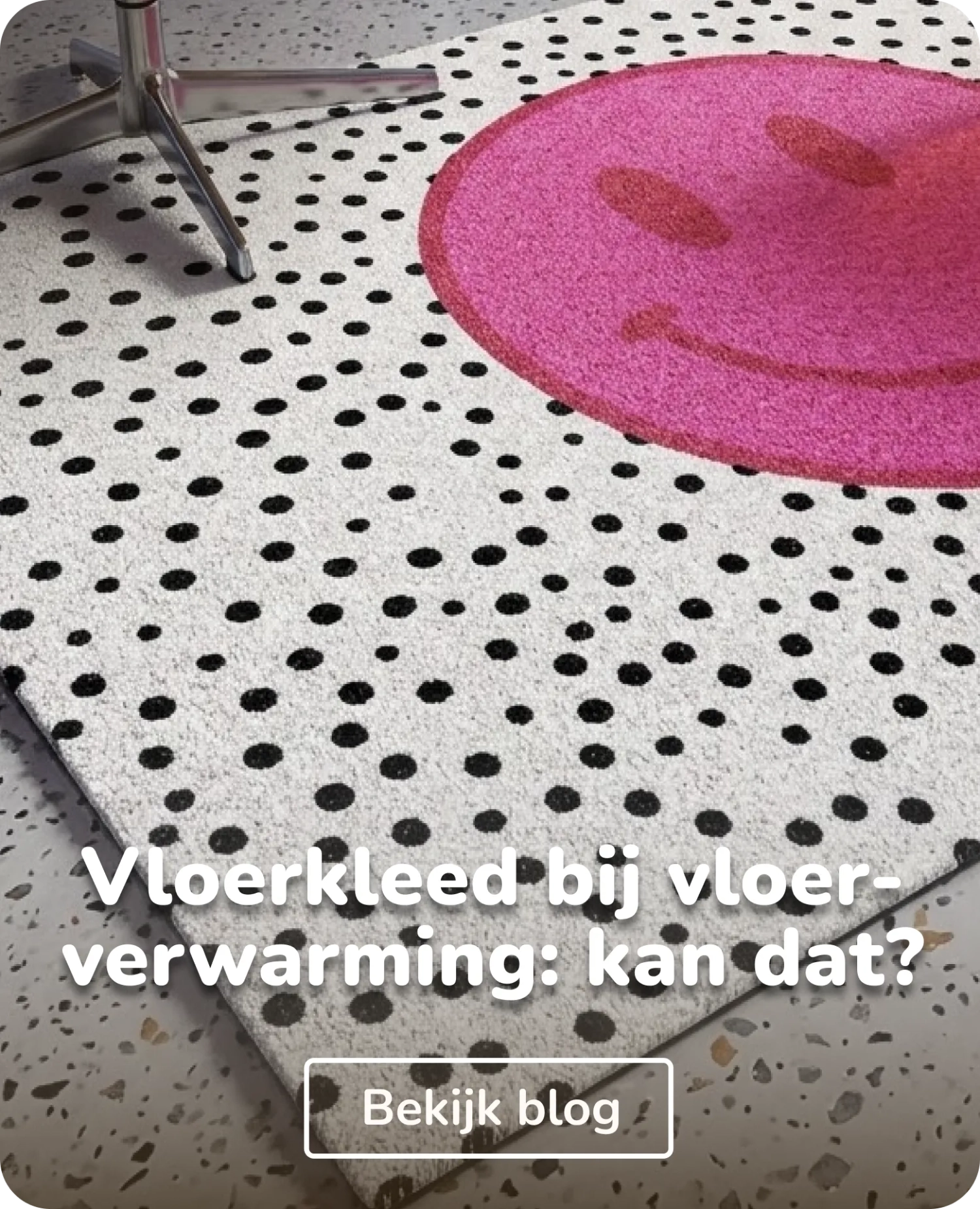 vloerkleed met zwarte stippen