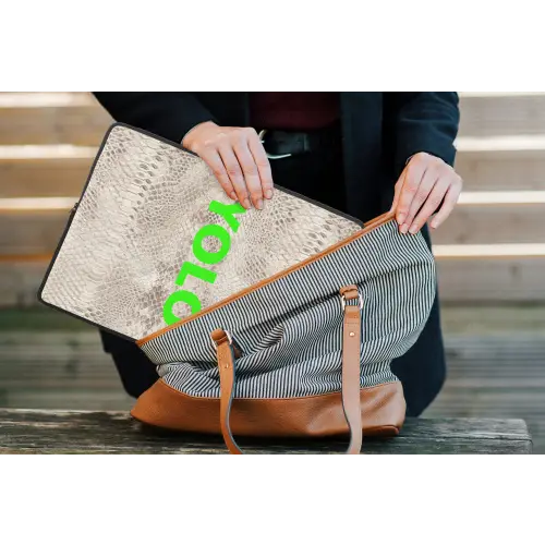 YOLO - Groen - Neon - Slangenprnt laptophoes neopreen klein -tas