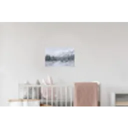 Weg - Bergen - Sneeuw - Naaldbos - Avontuurlijk Muursticker klein -kinderkamer