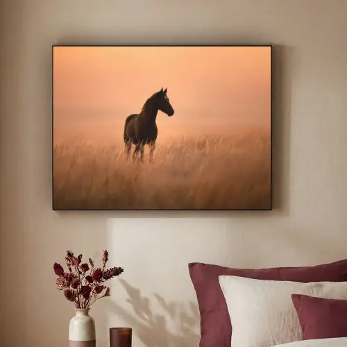 Paard - Grasveld - Zonsondergang Textielframe zwart klein -sfeer1