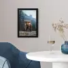 Schotse hooglander - Berg - Landschap - Bomen - Koe - Natuur fotolijst zwart zonder passe partout klein -sfeer4