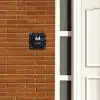 Zwarte veren - Modern Naambord Vierkant klein -sfeer3-XS
