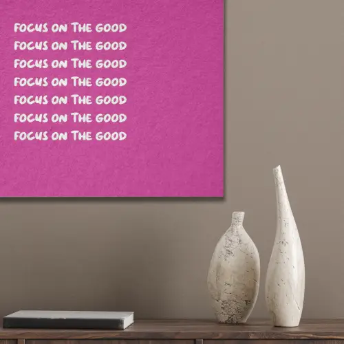 Focus on the good - Roze - wit PET vilt klein -sfeer6_closeup